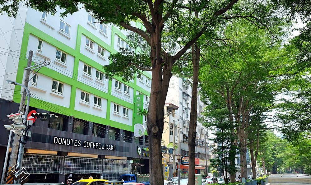 城市裡的綠色微冒險，以有限預算感受無限【逢甲葉綠宿 Fengjia Green Hotel】