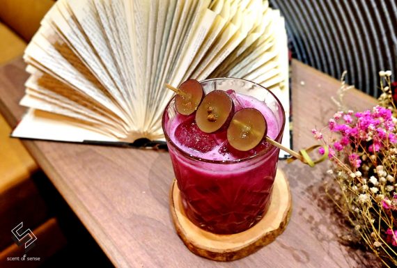 理性買醉，以翻閱一本書的姿態享用【Book ing Bar】東區風格酒吧