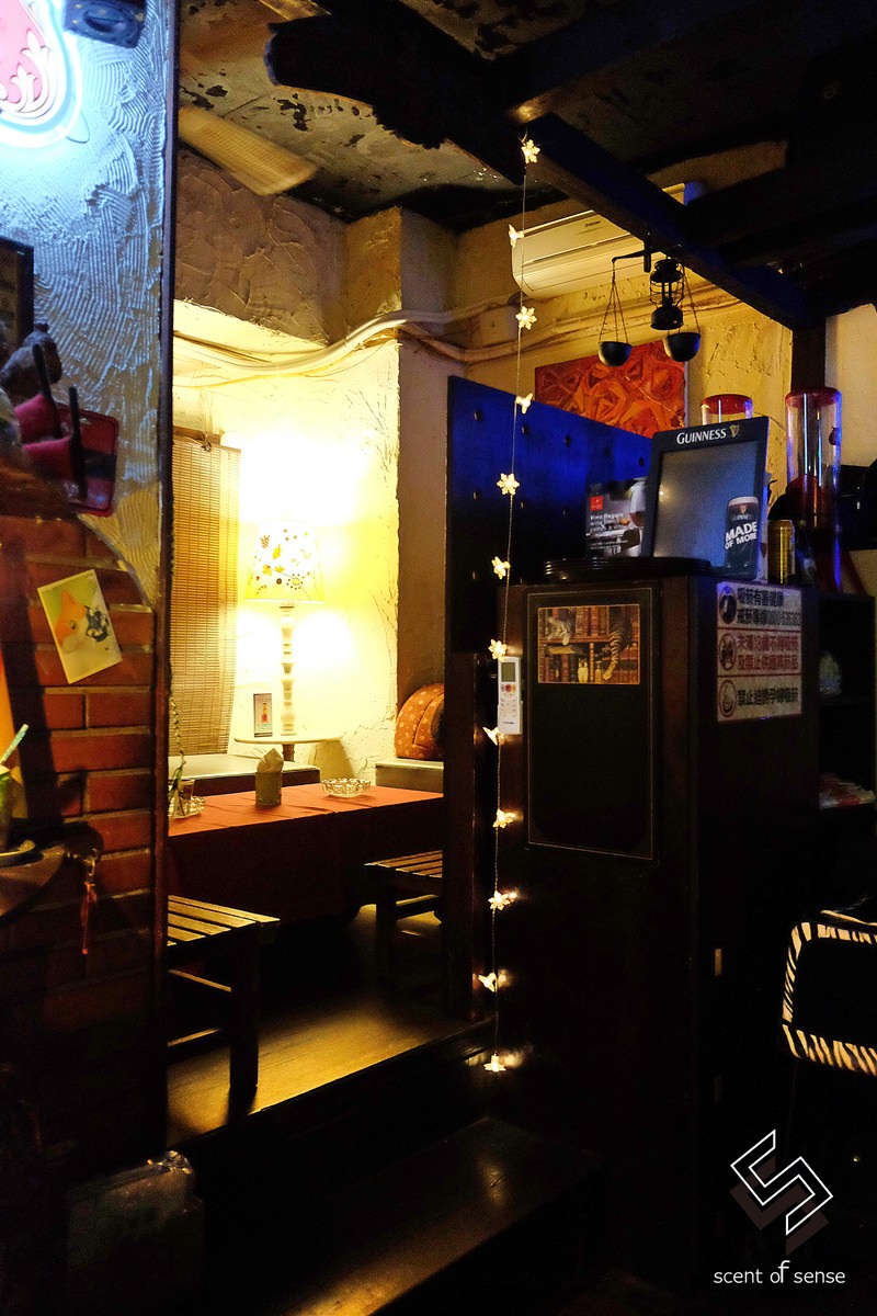 深夜膜拜，酒吧裡遇見喵星人【Relax Jazz Bar】【Swagger x Old’98】 - 質人星球。品玩生活 sosense.tw
