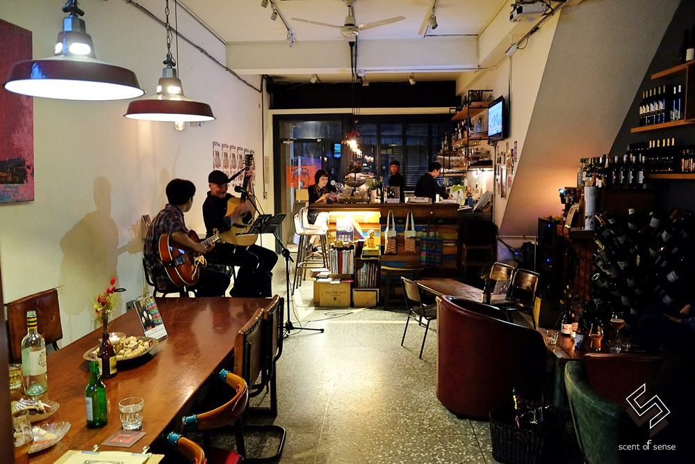 隨節奏迷醉，以旋律佐酒《Le Zinc 洛 Café & Bar》是歌廳也是酒館 - 質人星球。品玩生活 sosense.tw