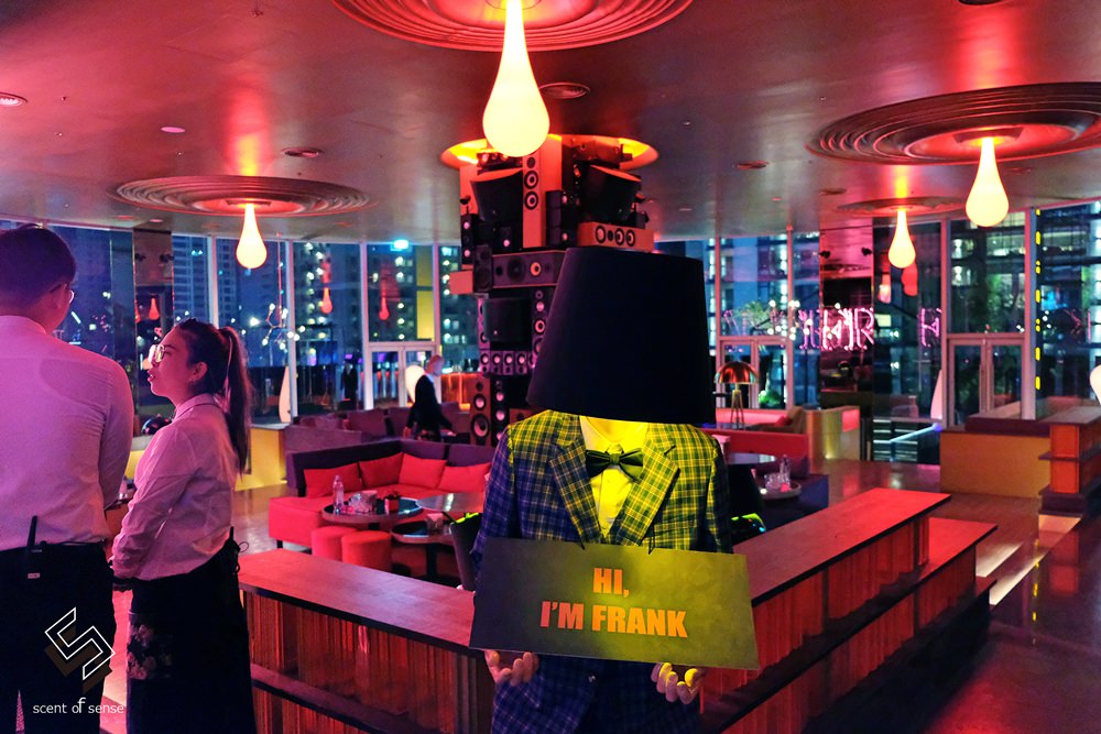 城市裡花火璀璨，不及你眼裡的浪漫【FRANK Taichung】台中高空酒吧推薦 - 質人星球。品玩生活 sosense.tw