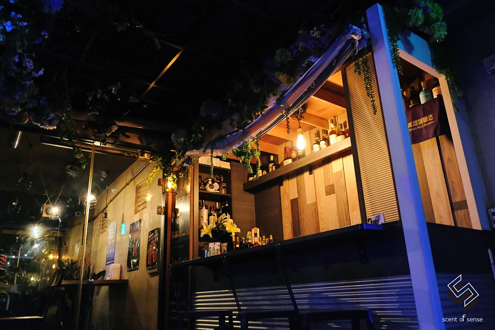 放養寂寞，在微醺銀河裡的藍色星球【Nep. Lounge Bar】中山區祕境酒吧 - 質人星球。品玩生活 sosense.tw