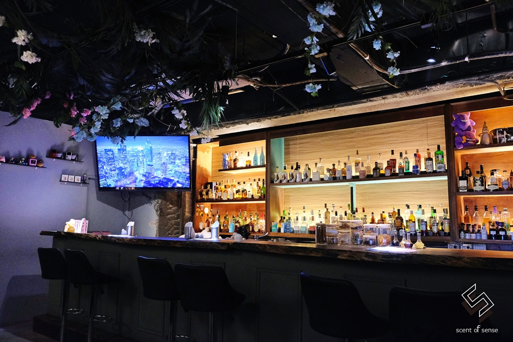 拉麵與酒精，都是人生的救贖啊《休憩 Ramen & Bar》台北新開幕酒吧．深夜拉麵食堂 - 質人星球。品玩生活 sosense.tw