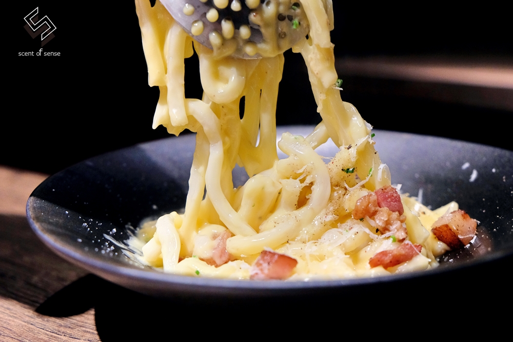 將炙熱留在盤中，把心安放在此【UCHI 吾居炭火餐酒】台北東區餐酒館 - 質人星球。品玩生活 sosense.tw