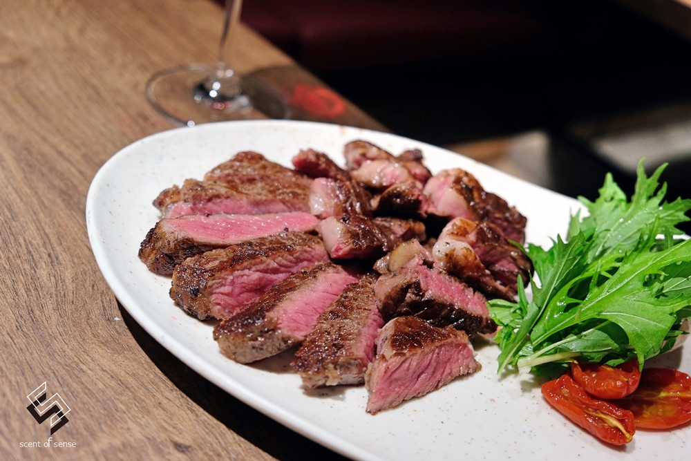 將炙熱留在盤中，把心安放在此【UCHI 吾居炭火餐酒】台北東區餐酒館 - 質人星球。品玩生活 sosense.tw