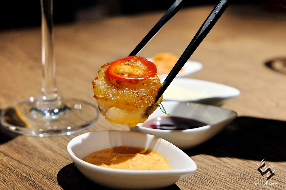 將炙熱留在盤中，把心安放在此【UCHI 吾居炭火餐酒】台北東區餐酒館 - 質人星球。品玩生活 sosense.tw