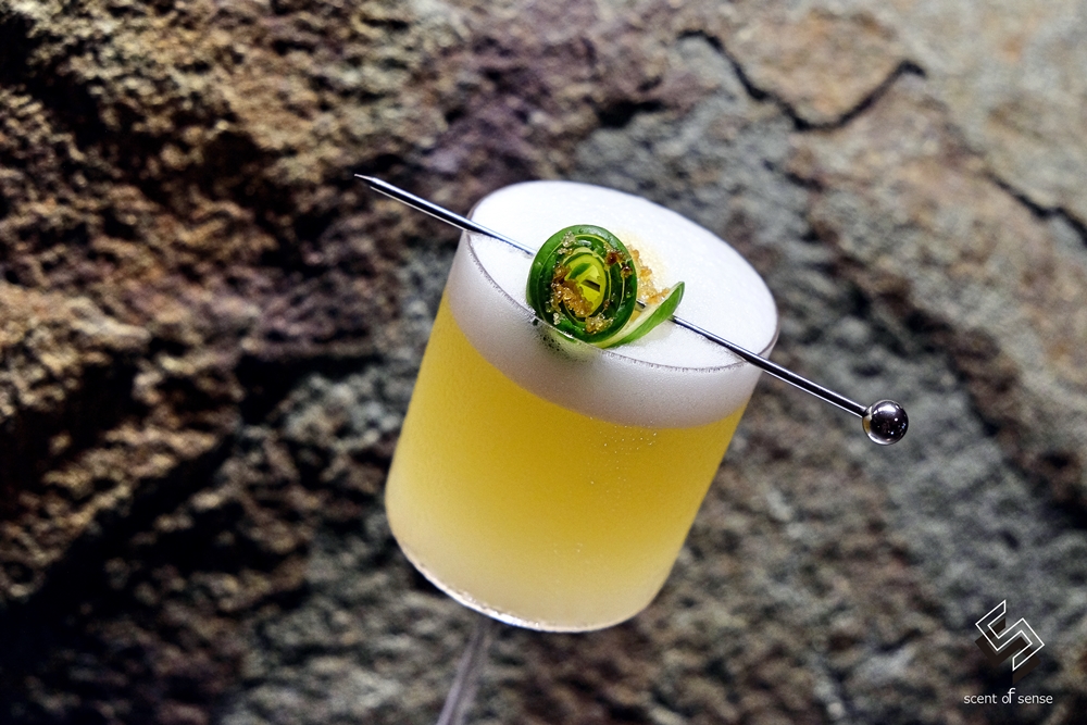 在一杯酒裡，試探彼此的距離【Petit Petit Bar & Coffee】沛提沛提酒吧 & 咖啡 寵物友善．台中酒吧 - 質人星球。品玩生活 sosense.tw