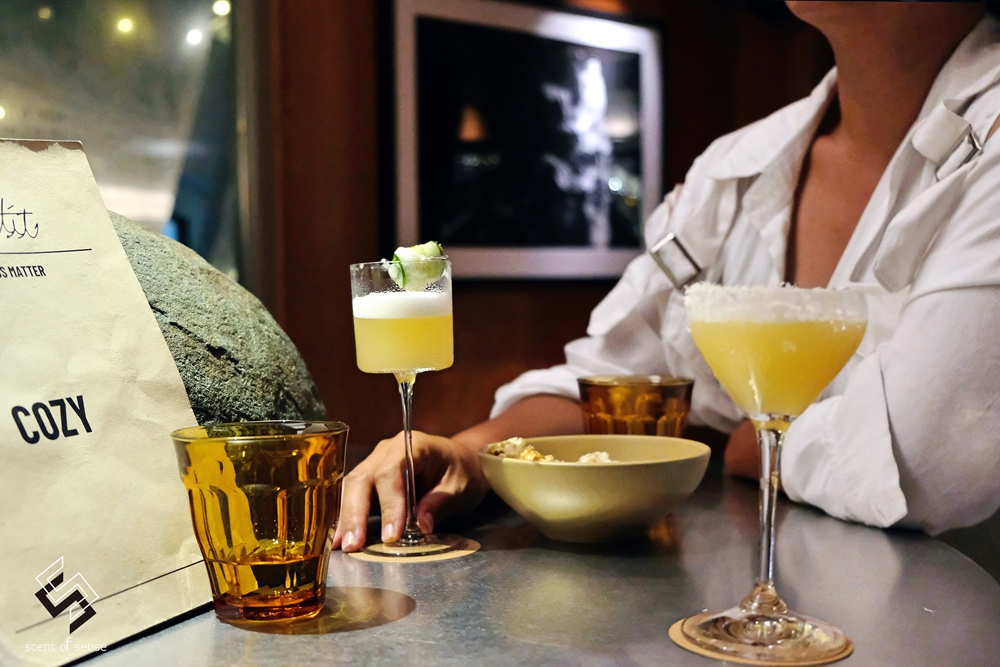 在一杯酒裡，試探彼此的距離【Petit Petit Bar & Coffee】沛提沛提酒吧 & 咖啡 寵物友善．台中酒吧 - 質人星球。品玩生活 sosense.tw