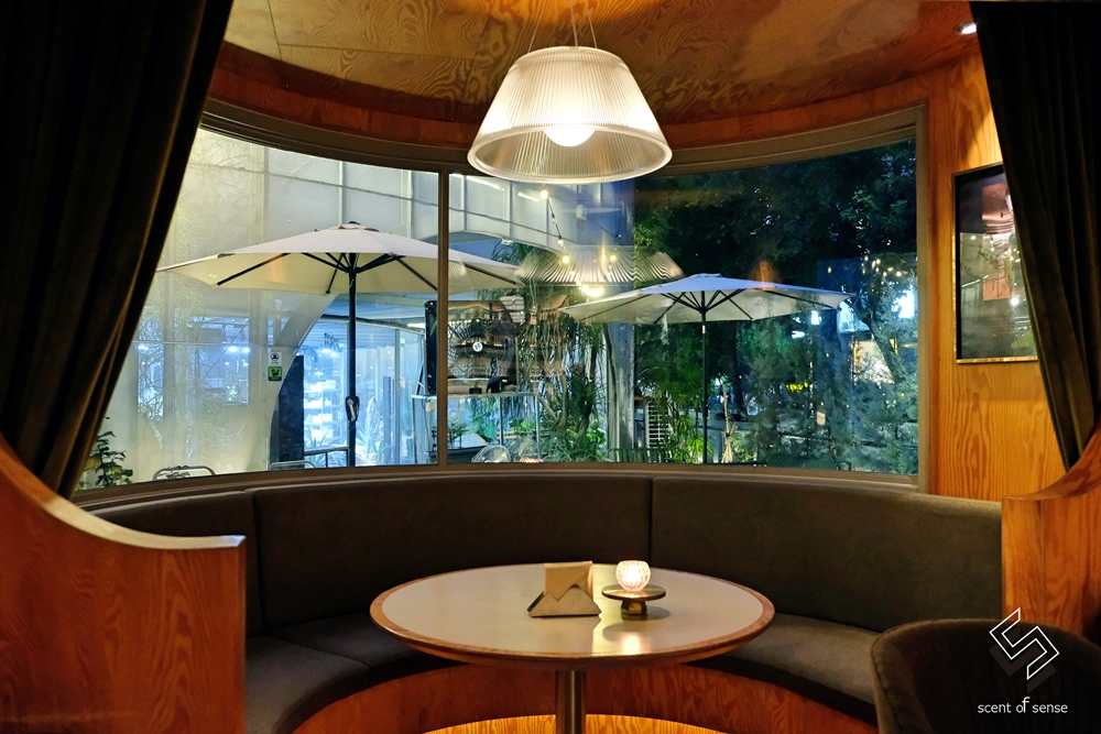 在一杯酒裡，試探彼此的距離【Petit Petit Bar & Coffee】沛提沛提酒吧 & 咖啡 寵物友善．台中酒吧 - 質人星球。品玩生活 sosense.tw