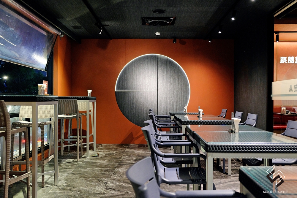 微醺自由，登上酒吧等級的《Roado 麓島居酒聚場》桃園藝文特區全時段居酒屋 - 質人星球。品玩生活 sosense.tw