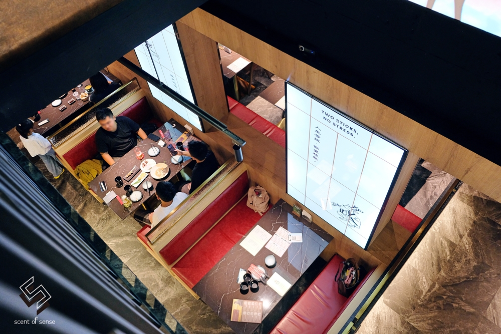 微醺自由，登上酒吧等級的《Roado 麓島居酒聚場》桃園藝文特區全時段居酒屋 - 質人星球。品玩生活 sosense.tw