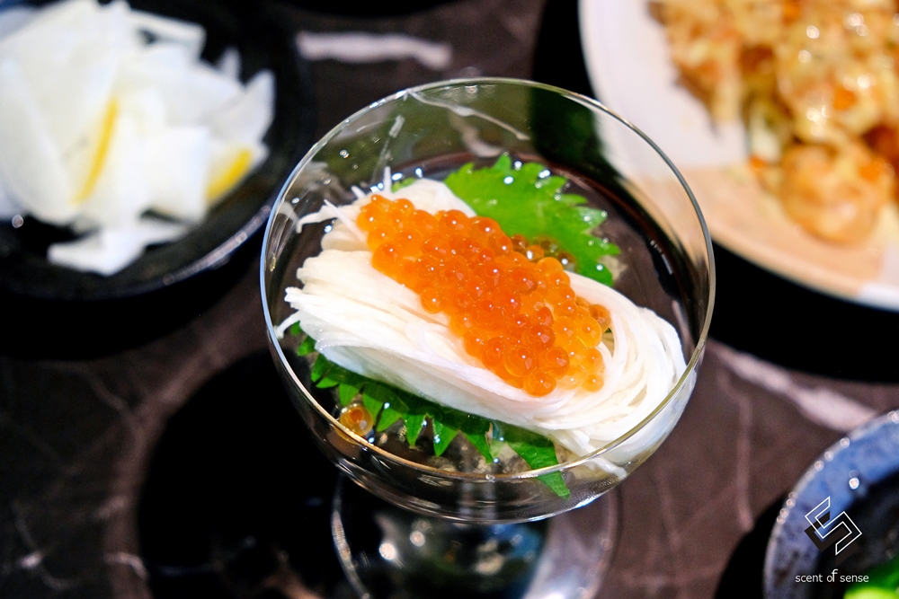 微醺自由，登上酒吧等級的《Roado 麓島居酒聚場》桃園藝文特區全時段居酒屋 - 質人星球。品玩生活 sosense.tw