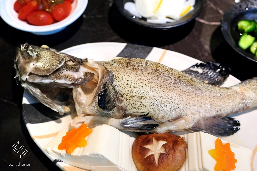 微醺自由，登上酒吧等級的《Roado 麓島居酒聚場》桃園藝文特區全時段居酒屋 - 質人星球。品玩生活 sosense.tw