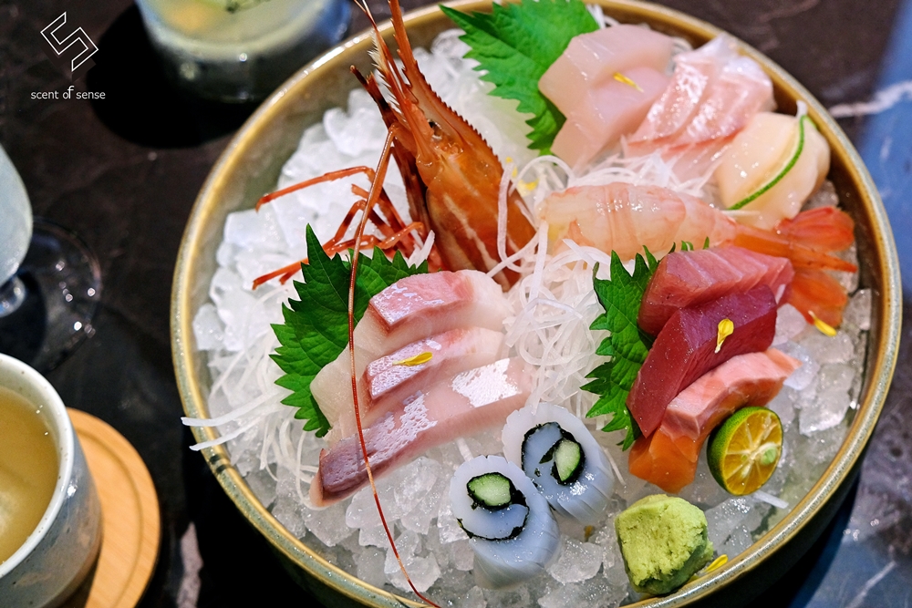 微醺自由，登上酒吧等級的《Roado 麓島居酒聚場》桃園藝文特區全時段居酒屋 - 質人星球。品玩生活 sosense.tw