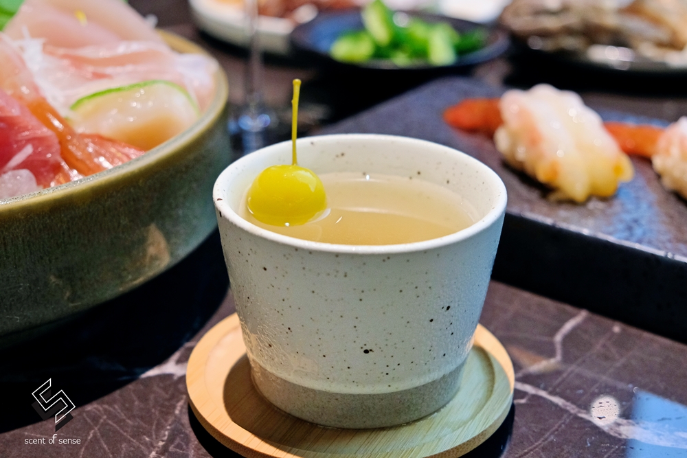 微醺自由，登上酒吧等級的《Roado 麓島居酒聚場》桃園藝文特區全時段居酒屋 - 質人星球。品玩生活 sosense.tw