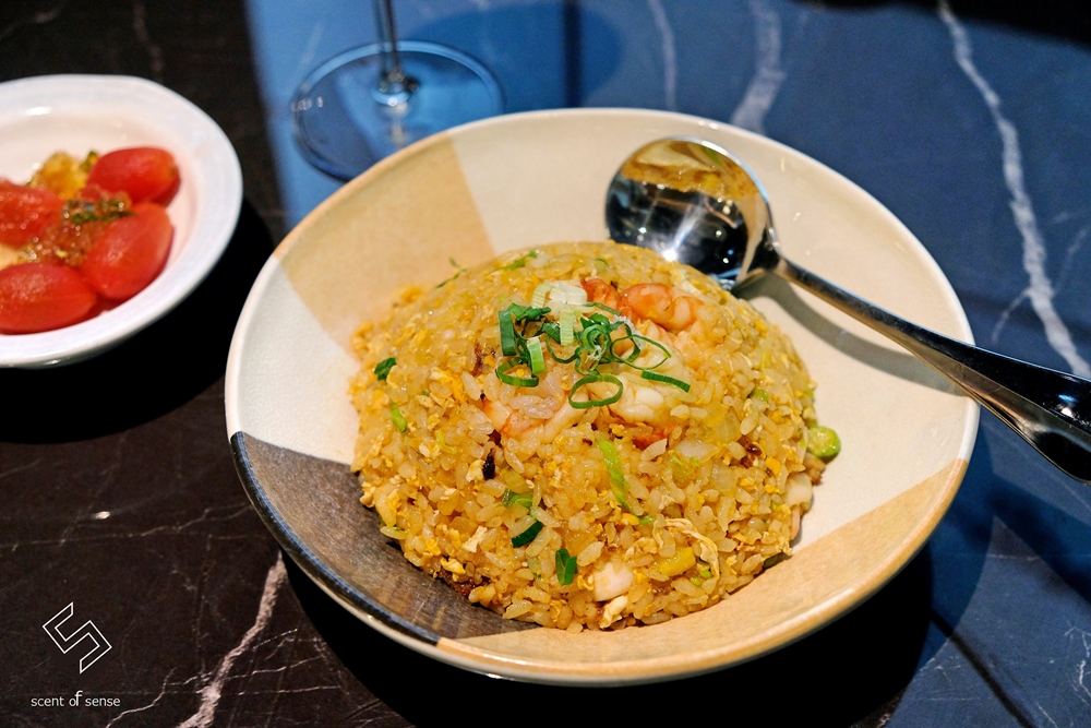 微醺自由，登上酒吧等級的《Roado 麓島居酒聚場》桃園藝文特區全時段居酒屋 - 質人星球。品玩生活 sosense.tw