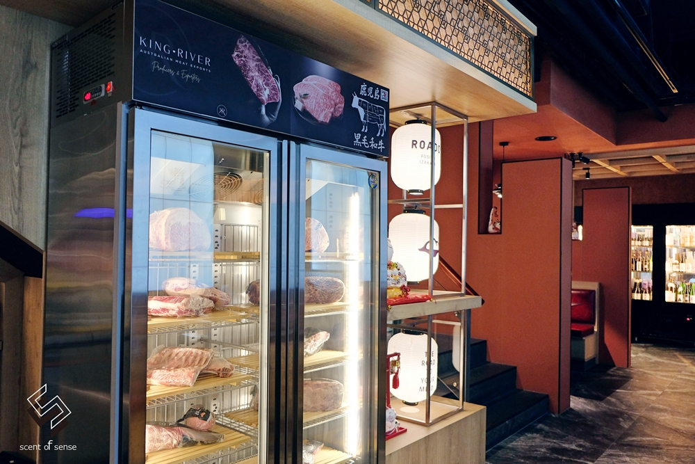 微醺自由，登上酒吧等級的《Roado 麓島居酒聚場》桃園藝文特區全時段居酒屋 - 質人星球。品玩生活 sosense.tw