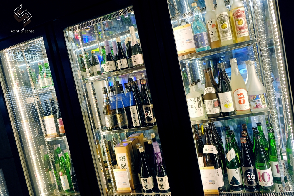 微醺自由，登上酒吧等級的《Roado 麓島居酒聚場》桃園藝文特區全時段居酒屋 - 質人星球。品玩生活 sosense.tw