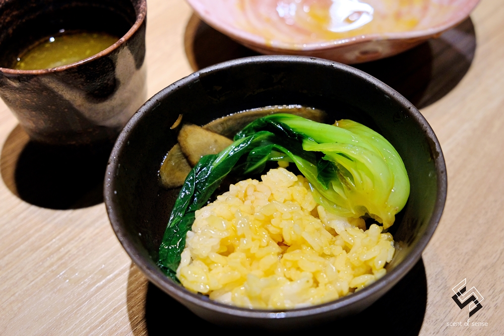 冷雨繪浮生，炭火破霧炙潮香【在水 ZaiSui】基隆無菜單燒鳥推薦 - 質人星球。品玩生活 sosense.tw