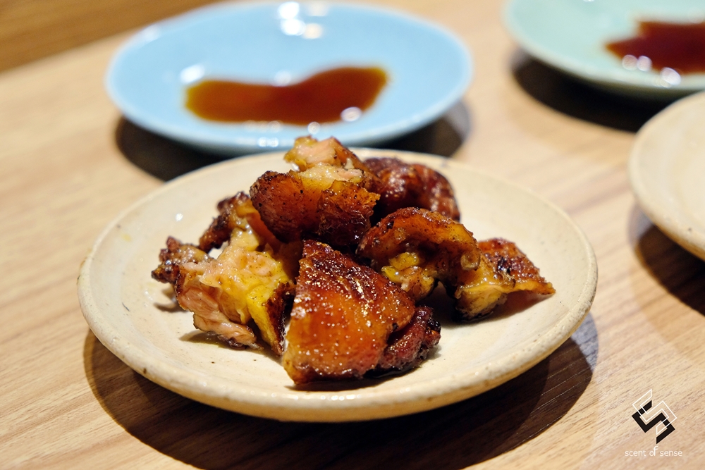 冷雨繪浮生，炭火破霧炙潮香【在水 ZaiSui】基隆無菜單燒鳥推薦 - 質人星球。品玩生活 sosense.tw