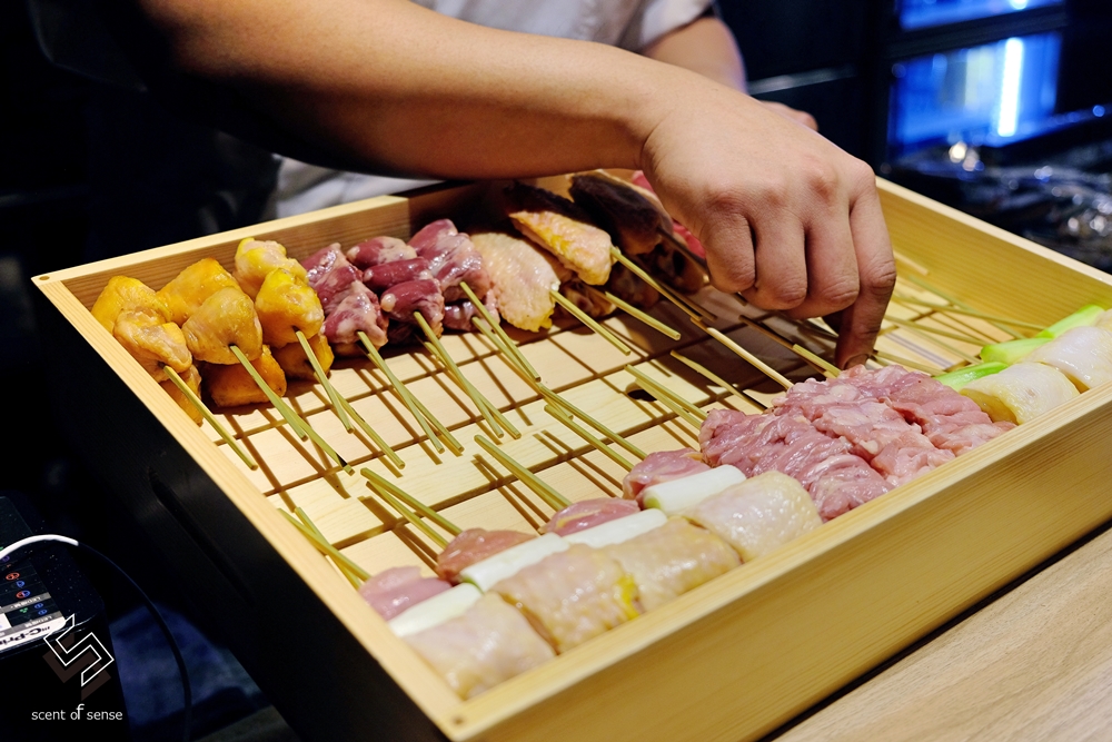 冷雨繪浮生，炭火破霧炙潮香【在水 ZaiSui】基隆無菜單燒鳥推薦 - 質人星球。品玩生活 sosense.tw