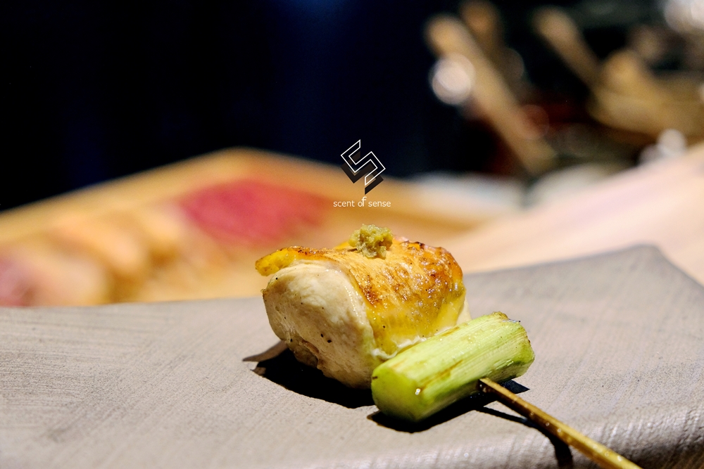 冷雨繪浮生，炭火破霧炙潮香【在水 ZaiSui】基隆無菜單燒鳥推薦 - 質人星球。品玩生活 sosense.tw