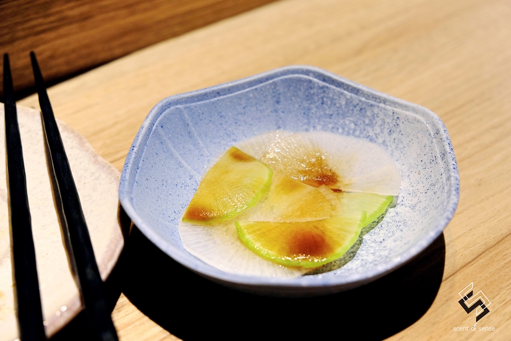 冷雨繪浮生，炭火破霧炙潮香【在水 ZaiSui】基隆無菜單燒鳥推薦 - 質人星球。品玩生活 sosense.tw