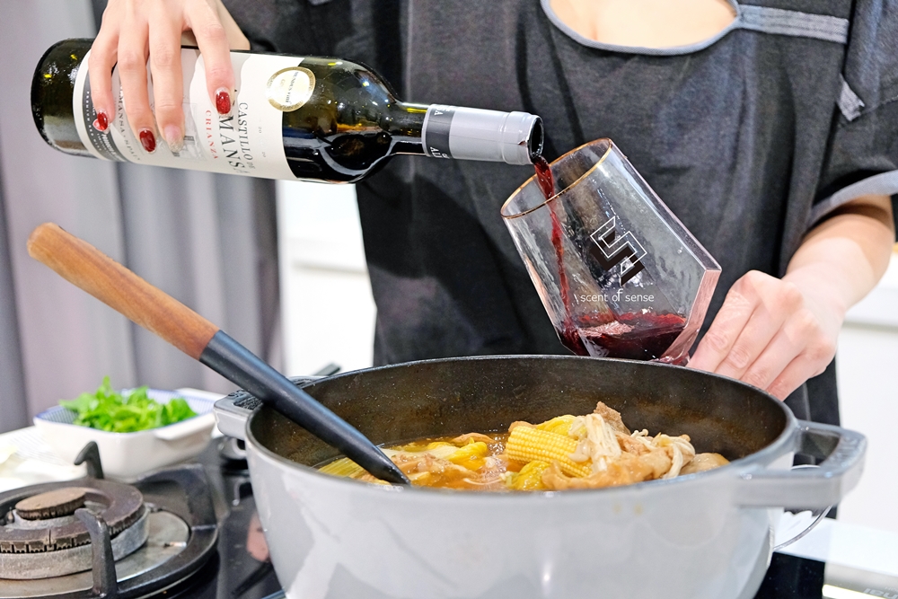 杯光交錯間，舀起一池豐盛的人間煙火《全國麗園大飯店．一斤肉牛肉爐》宅配推薦 - 質人星球。品玩生活 sosense.tw