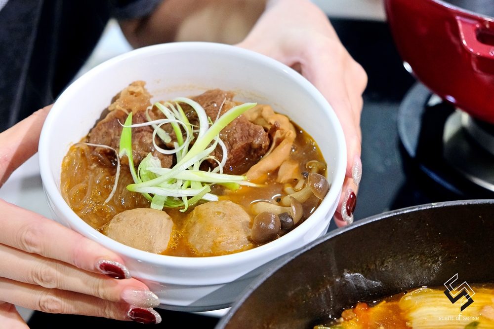 杯光交錯間，舀起一池豐盛的人間煙火《全國麗園大飯店．一斤肉牛肉爐》宅配推薦 - 質人星球。品玩生活 sosense.tw