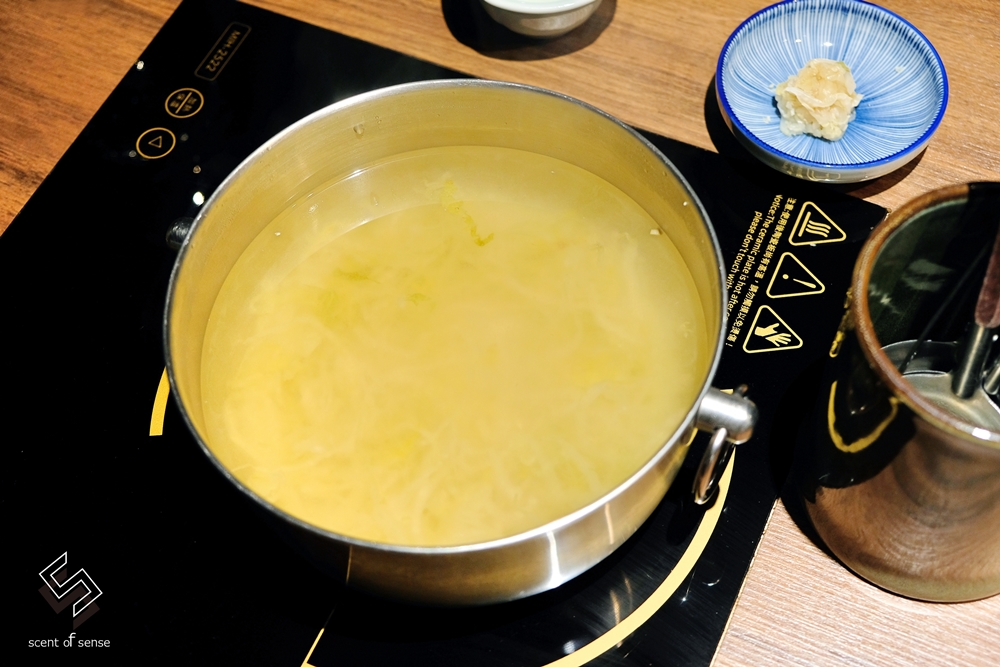 酸麻醺共振，解析愛情的風味公式【王匯所 Ong Lab】東區新潮派酸菜白肉鍋 - 質人星球。品玩生活 sosense.tw