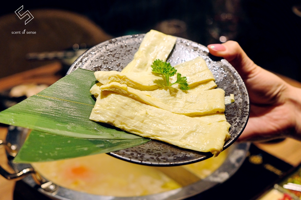 酸麻醺共振，解析愛情的風味公式【王匯所 Ong Lab】東區新潮派酸菜白肉鍋 - 質人星球。品玩生活 sosense.tw